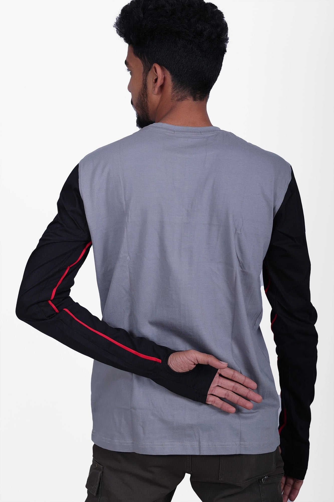 Round Neck T-shirt With Thumb Hole